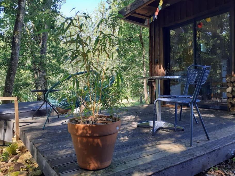 Le Gite De La Cabane De L'Oiseau Couze-et-Saint-Front Exterior foto